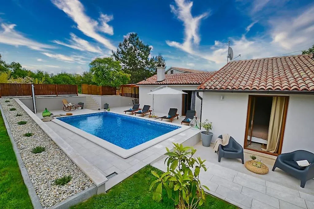 Villa House Casa Terra Magica By Istrialux Benazici 0*,